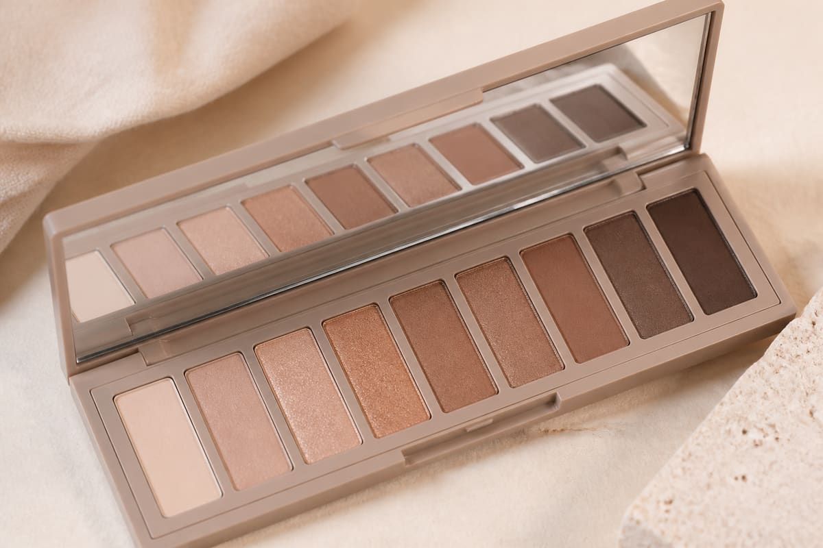 Neutral eyeshadow palette